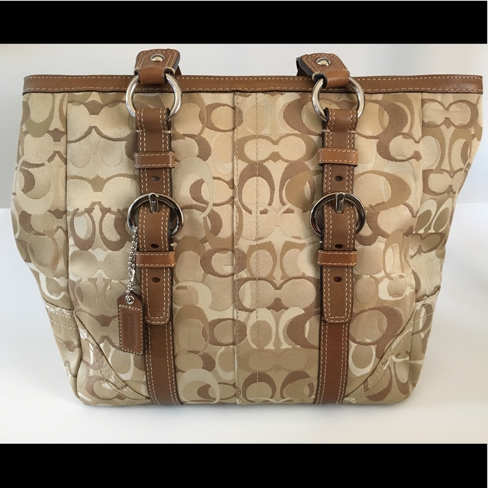 Coach large signature tote 10996